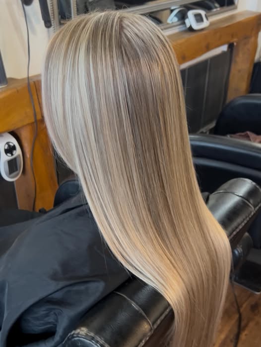 Soft, seamless blonde